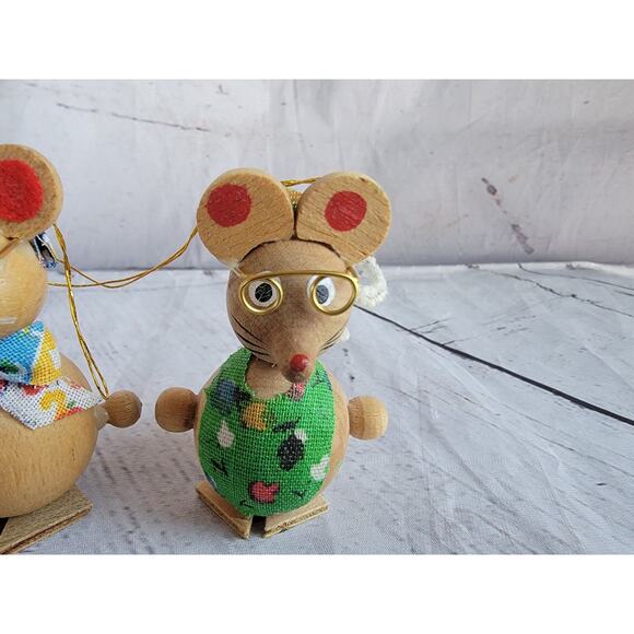 2 Vintage Mice Mouse Wooden Christmas Tree Ornaments Grandma Grandpa Glasses - Picture 3 of 5